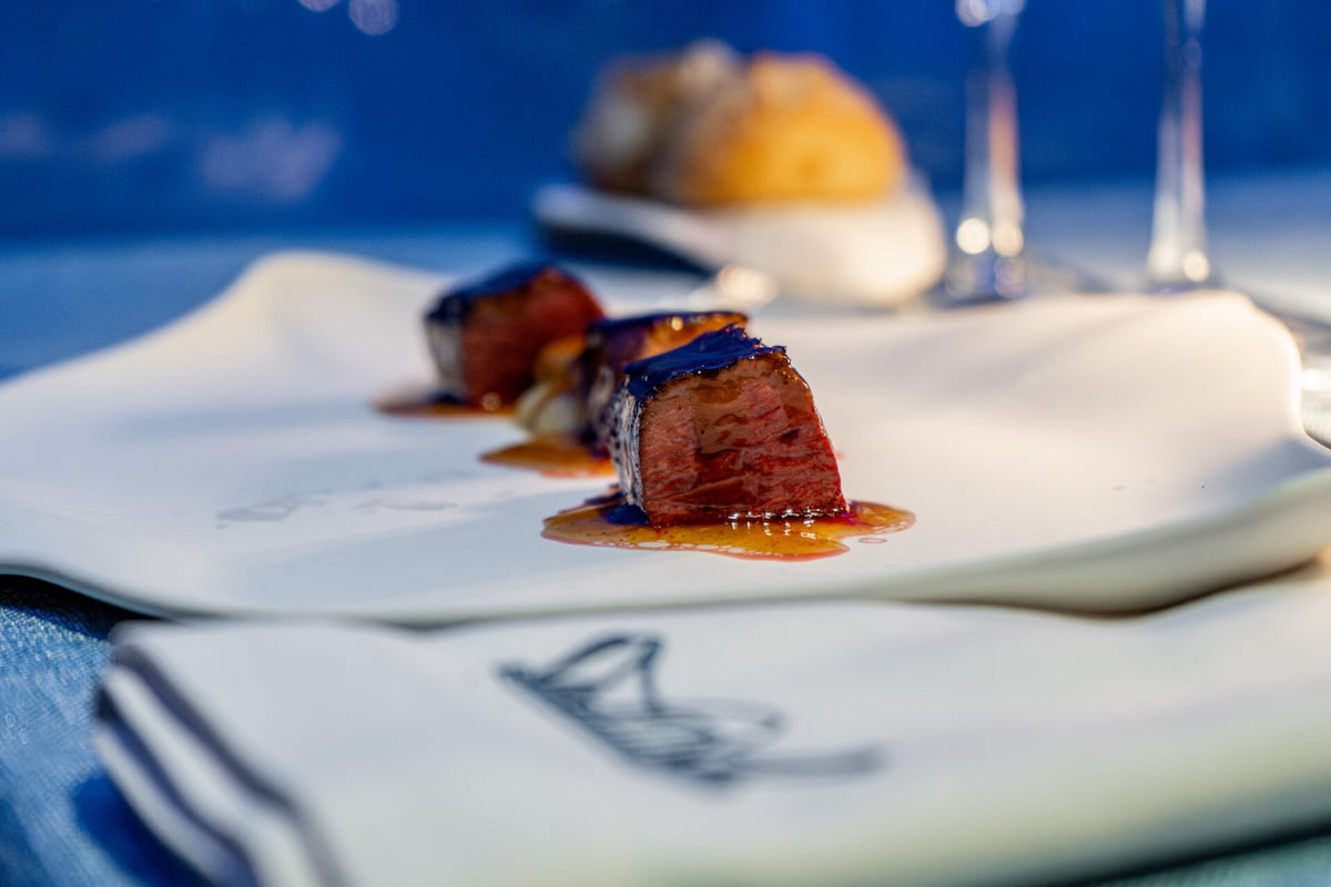 Cena y show de magia en el Restaurante Submarino de València