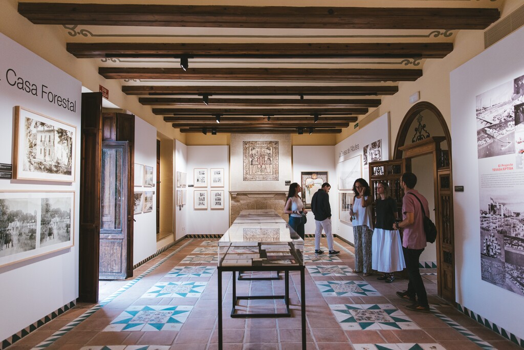 Comedor con cerámica valenciana 
