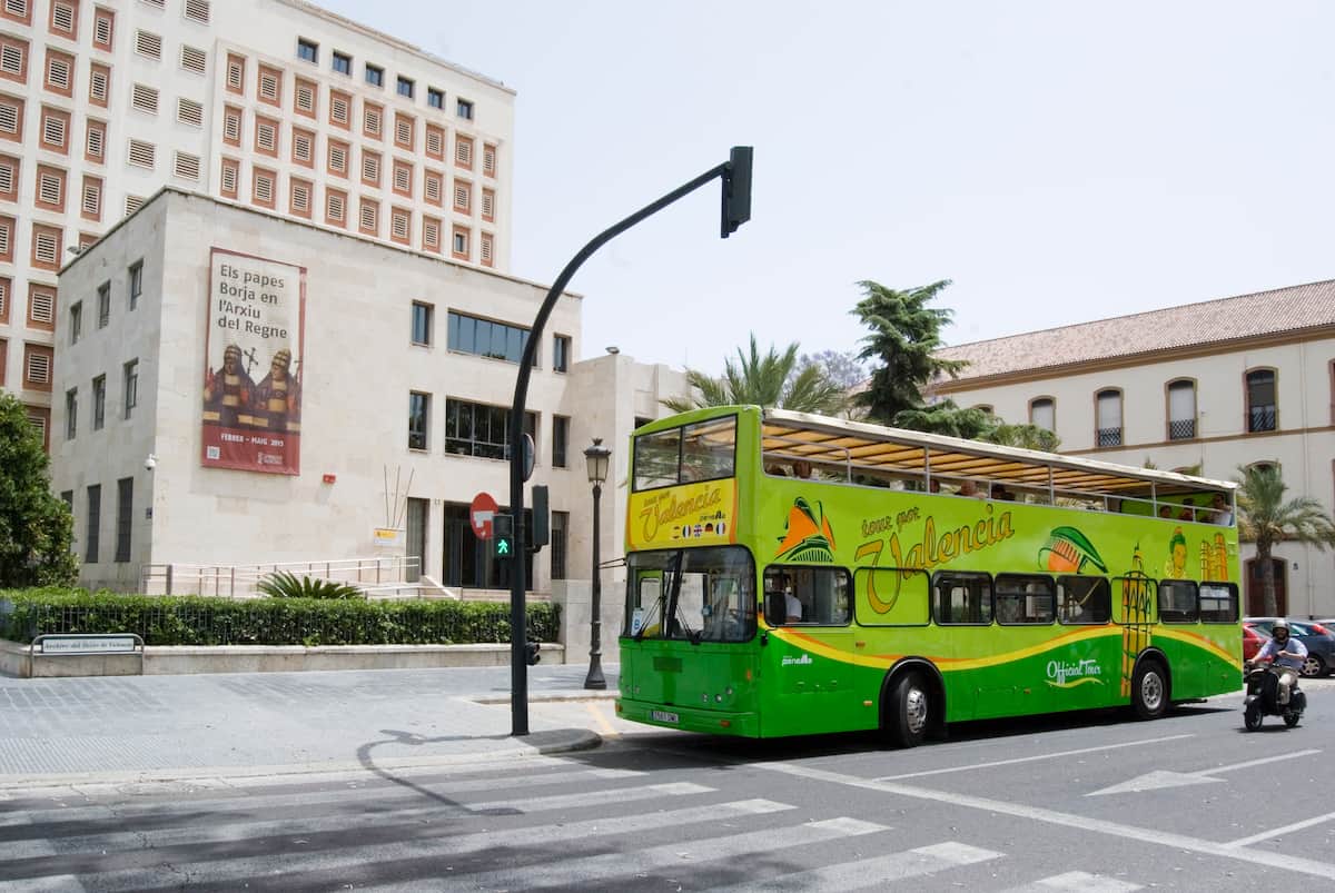 Tres autobuses turísticos diferentes para descubrir València