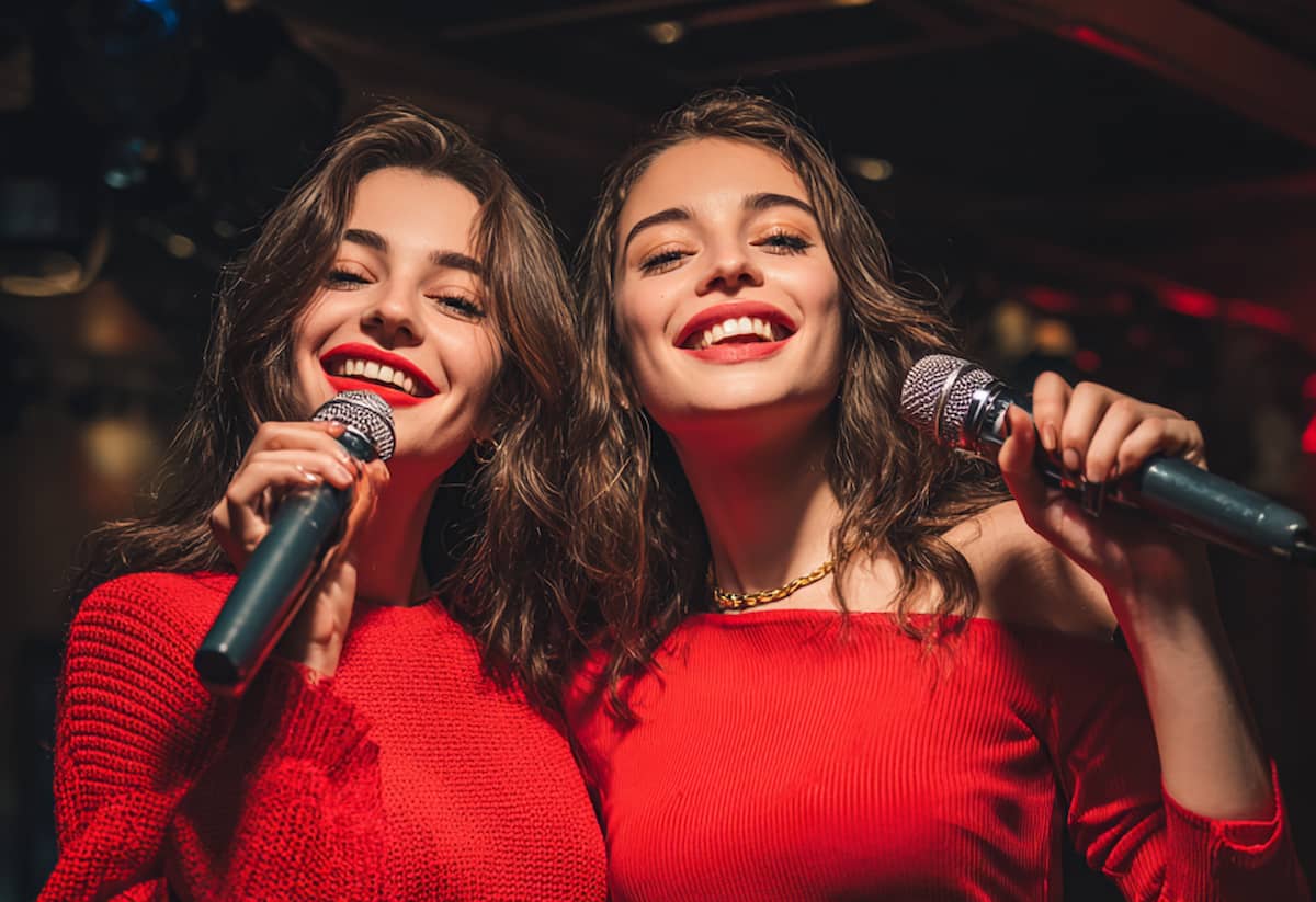 Cena y karaoke para celebrar la Navidad en València