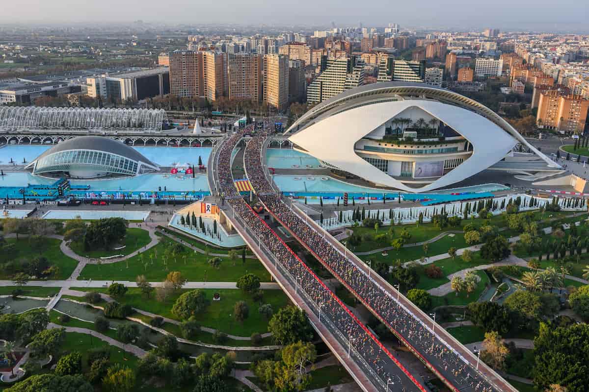Vive la Maratón de València desde el Palau de Les Arts