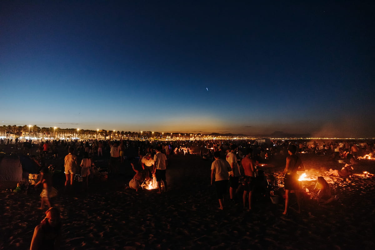 Celebra la noche de San Juan en València 