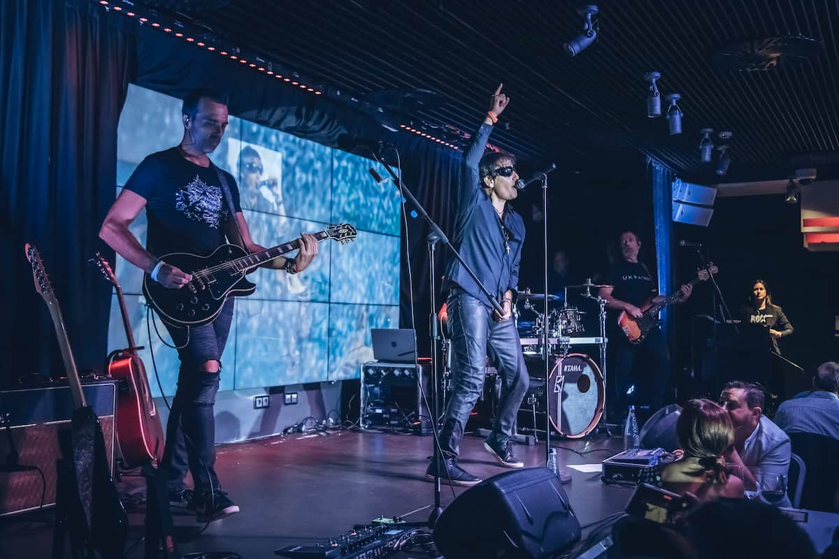 Cenas con espectáculo en el Casino Cirsa de València