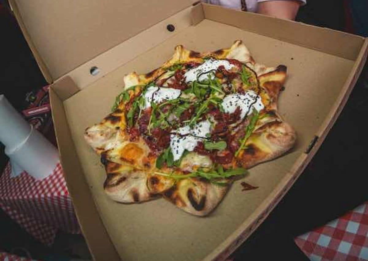 Las mejores pizzerías se enfrentan en «Pizza Combat» en València 