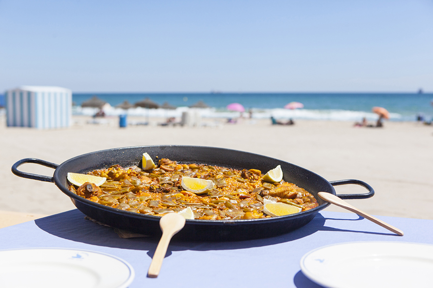 Paella en la playa