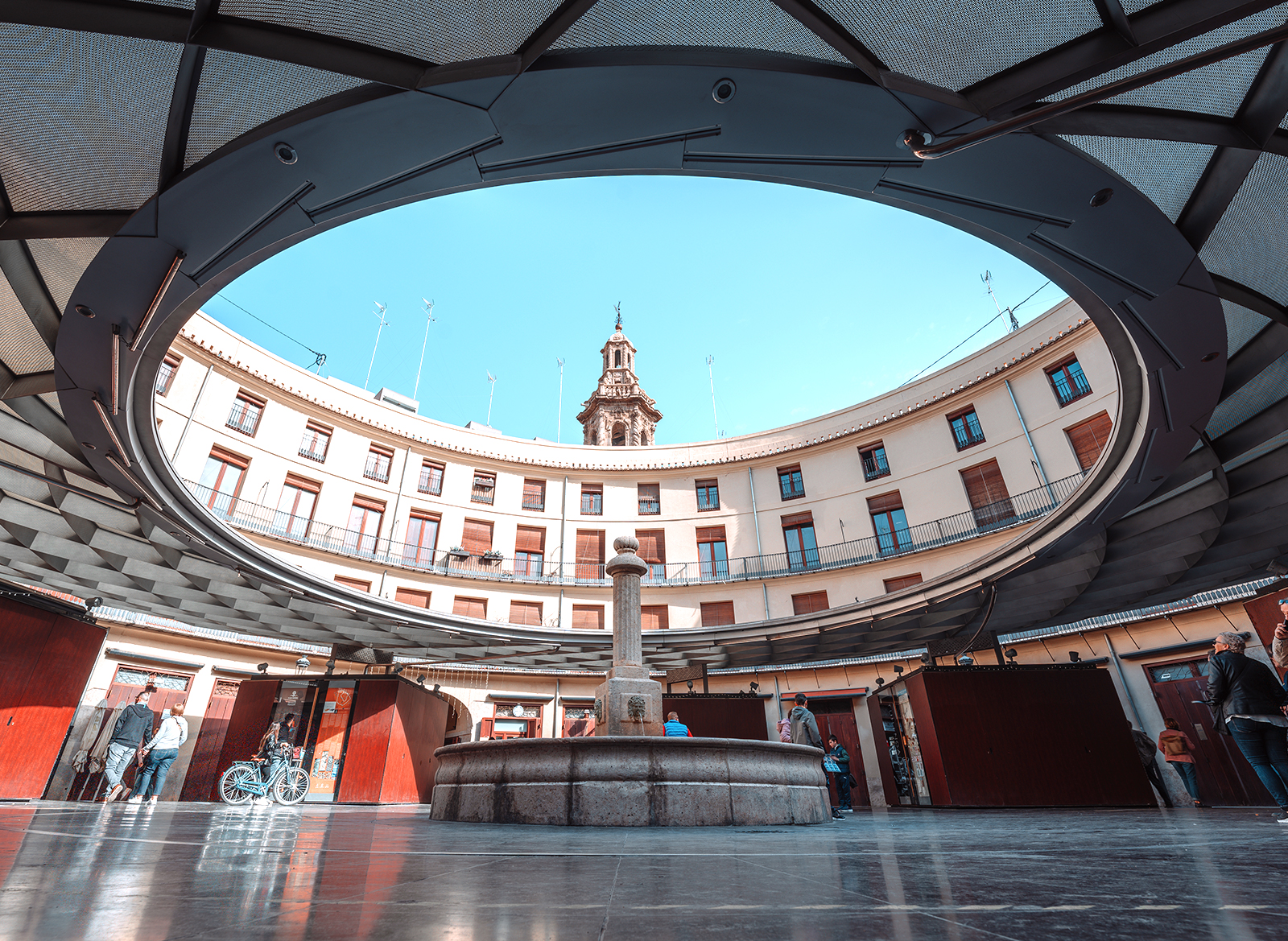 www.visitvalencia.com