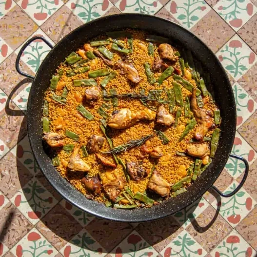 Aprende a cocinar paella en València
