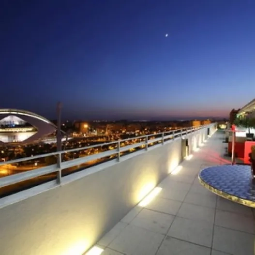 Disfrútalo desde la terraza 270° del Hotel Barceló