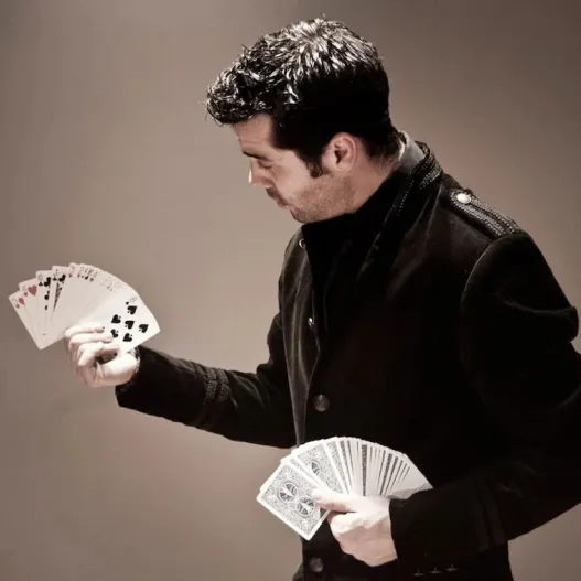 Magia y circo en la Feria de Julio de València 2026