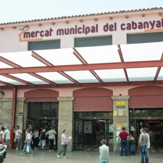 puerta entrada mercado cabanyal