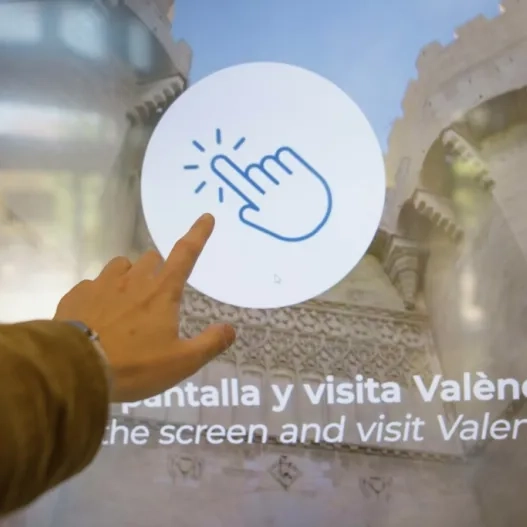 oficina de turismo ayuntamiento pantalla touch