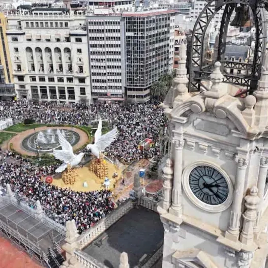 Vive las Fallas desde el Casal Atenea en València