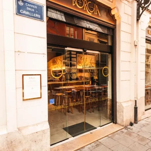 Cena con maridaje en Borgia Winebar & Spirits en València