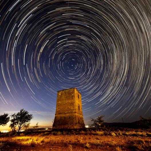 circumpolar sobre torre del telégrafo del cerro de la Jedrea