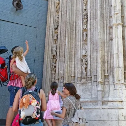 tour familiar lonja puerta principal