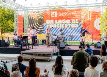 Un lago de conciertos