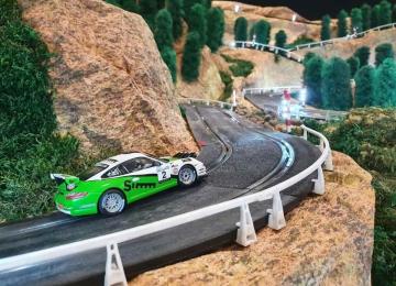 Exposición y circuito «60 Años de Scalextric» en València