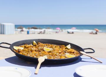 Paella en la playa