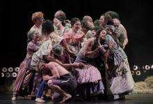 Representación de «Fuenteovejuna» en València