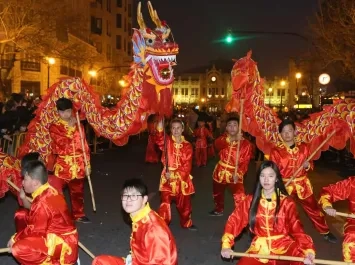Dragón en la Cabalgata del Año Nuevo Chino