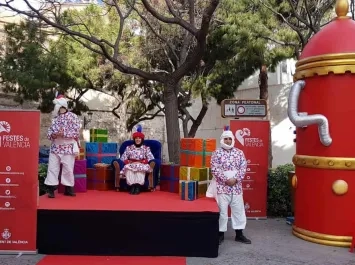 Los Pajes Reales y el Buzón Real también recorren València