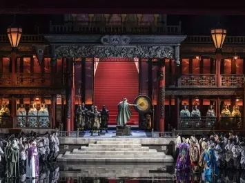 Explora Les Arts y asiste al ensayo de la ópera «Turandot»