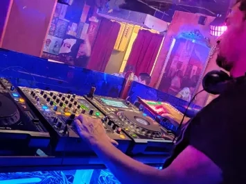 Sesiones de DJ gratis las noches de verano en Radio City