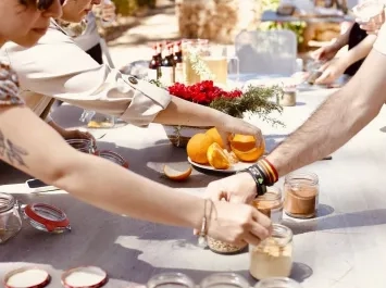 Taller de vermouth y visita guiada a Huerto Ribera en València