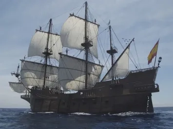 El Galeón Andalucía hace escala en València
