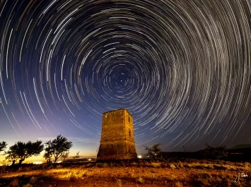circumpolar sobre torre del telégrafo del cerro de la Jedrea