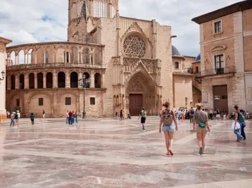 Concierto de bandas juveniles en la Plaza de la Virgen de València