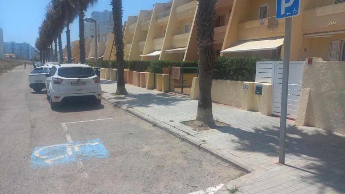 Parking spaces for PRM in the beach area.