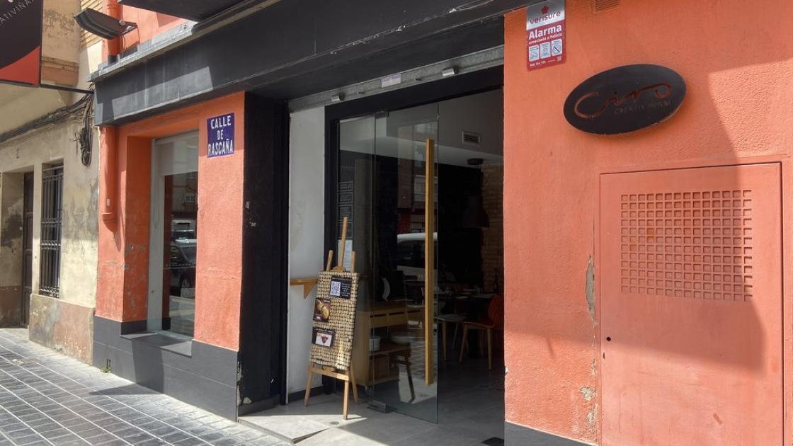 Accessibilitat exterior adequada.
