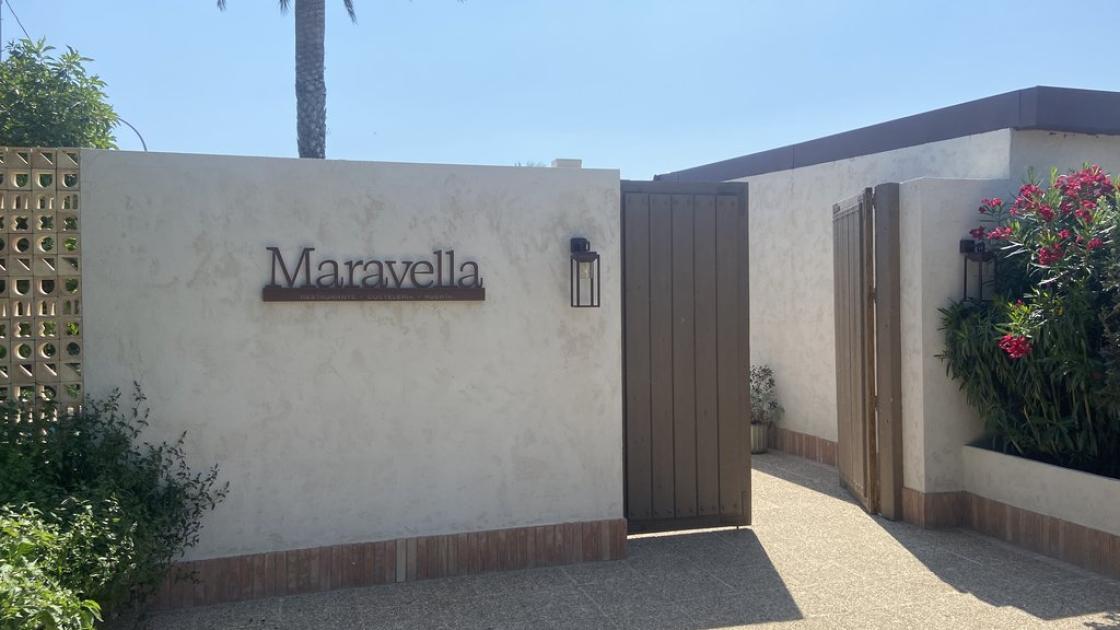 Adequate exterior accessibility with swinging doors that remain open during opening hours.