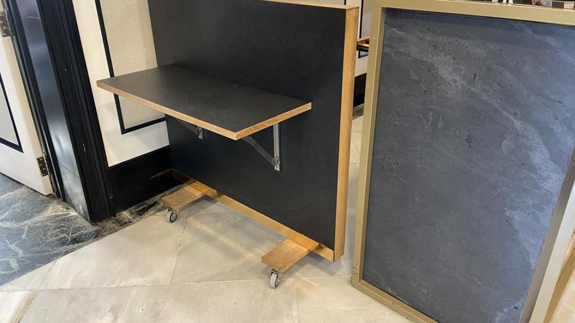 Mostrador de recepció adaptat.