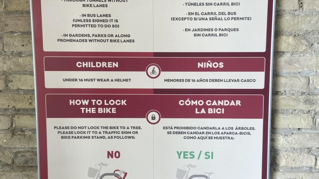 Senyalització normes d'ús de les bicicletes.