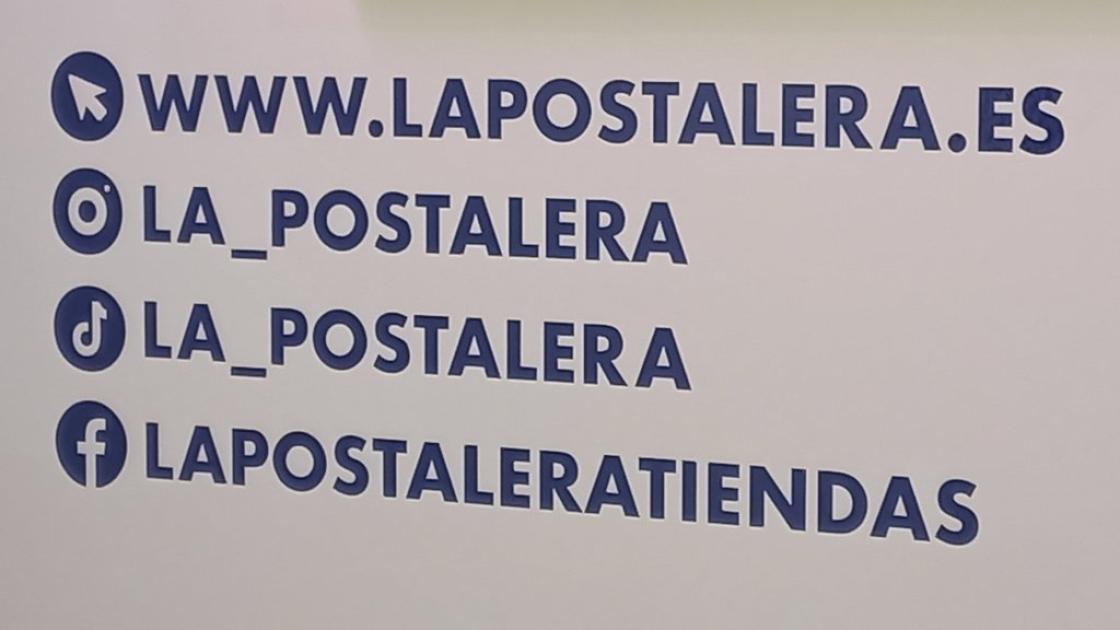 Well-identified and legible signs.