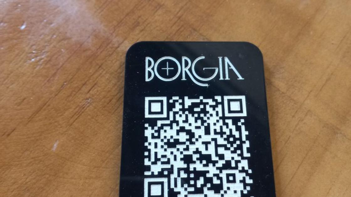 Carta visual mediante QR y vídeos demostrativos de elaboración de los platos.