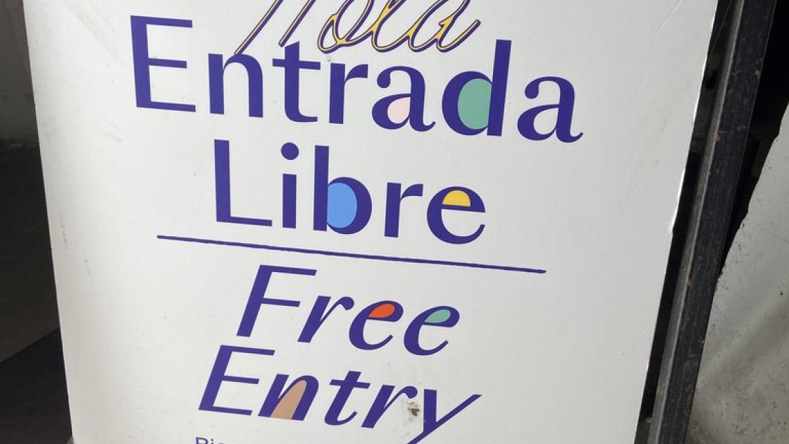 Senyalització entrada lliure.