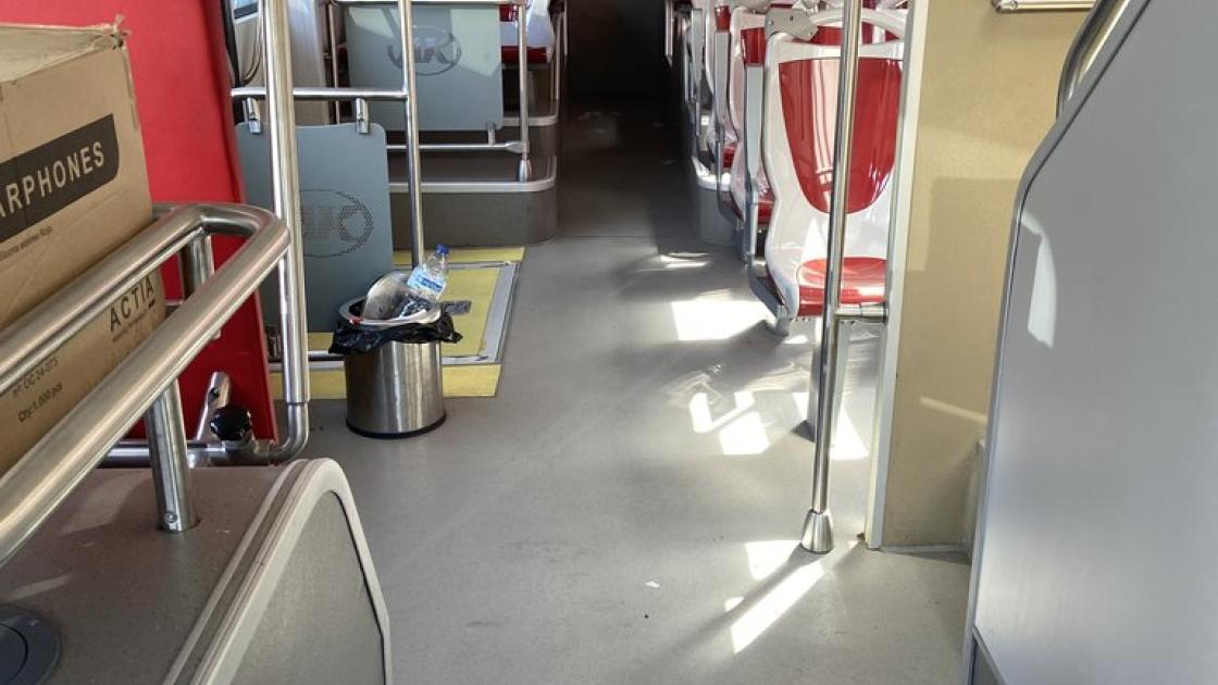 Paso interior autobús.