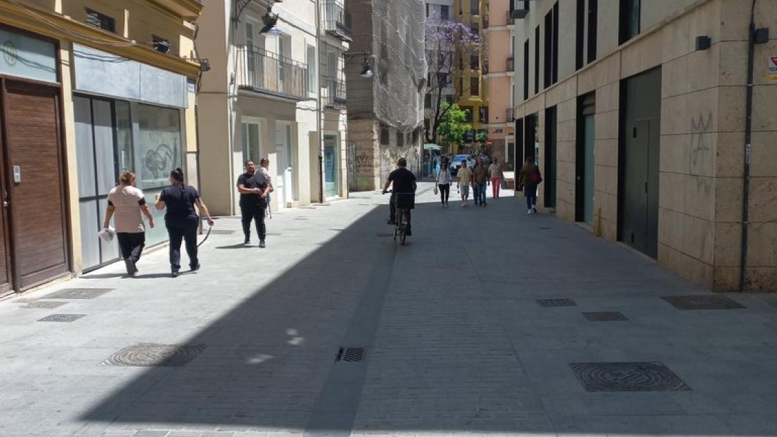 Itinerari d'aproximació en plataforma única i lliure d'obstacles.