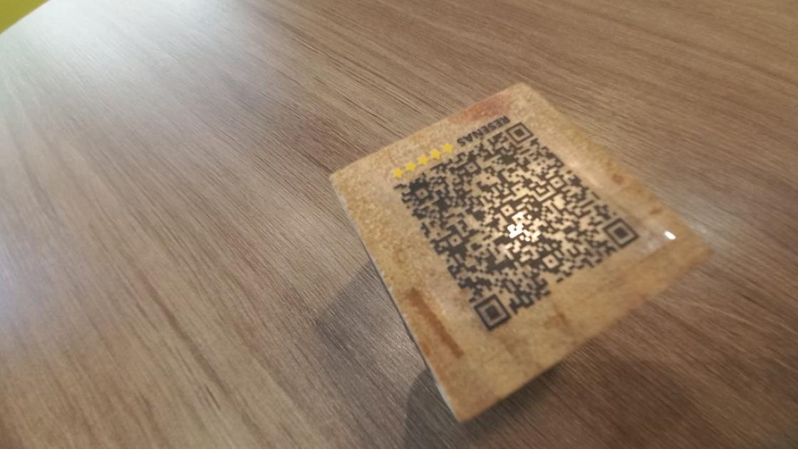 Sistema de QR para carta con imágenes y texto de la oferta gastronómica.