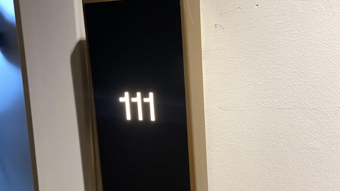 Señalización número de habitación iluminable.