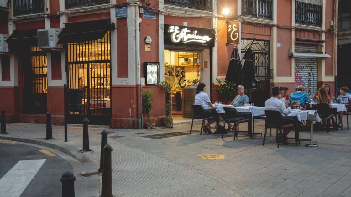 Accessibilitat exterior adequada.