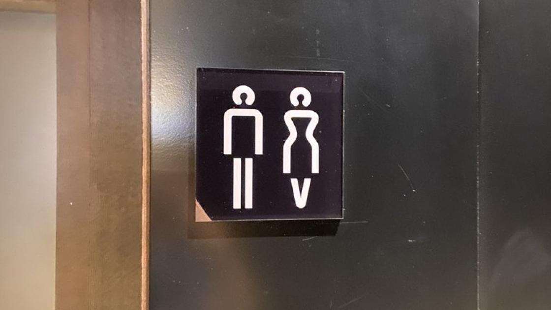 Señalización baños comunes.