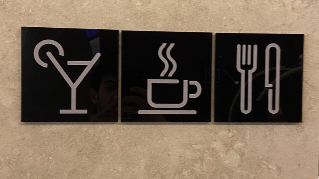 Señalización cafetería/restaurante.