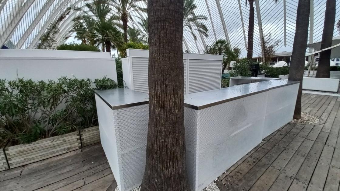 Iluminación homogénea, sin zonas de sombra ni elementos que emitan reflejos.