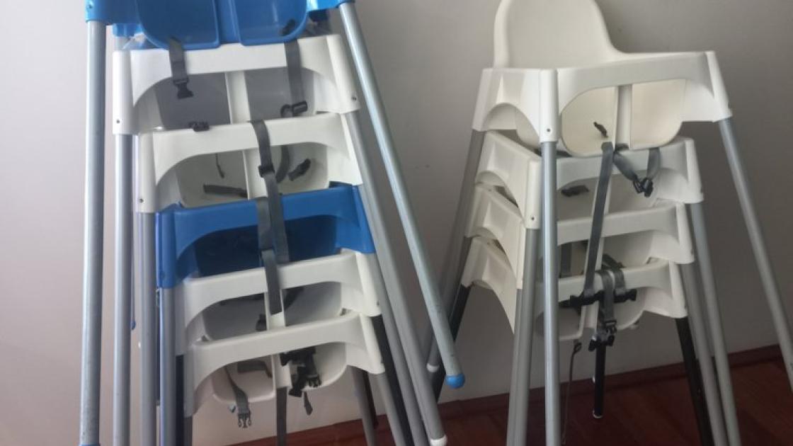 Disponibilidad de trona para bebés.