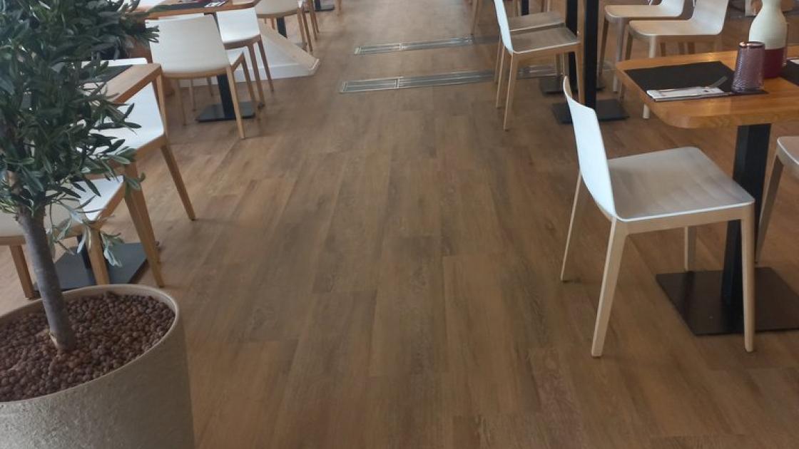 Recorreguts interiors amplis i lliures d'obstacles.
