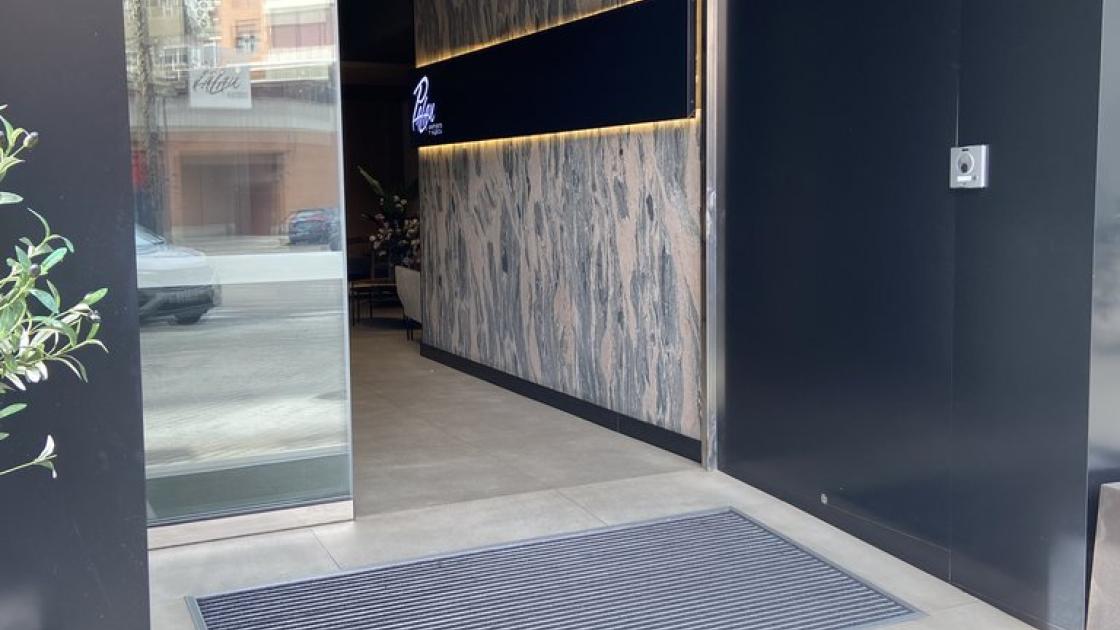 Automatic doors for establishment access.